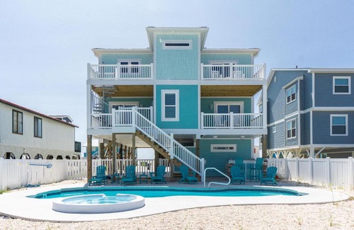 Long Beach House | Wait N Sea by Oak Island Accommodations