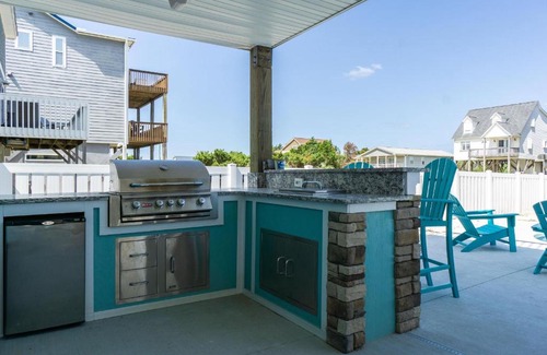 Long Beach House | Wait N Sea by Oak Island Accommodations
