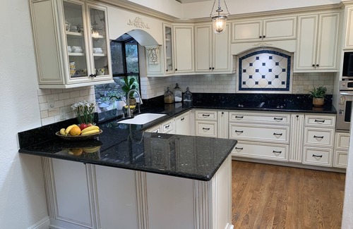 Mount Helix House | Wake to Panoramic views ~ Luxury Retreat Awaits Above the City ~ Hot Tub Oasis 🌴