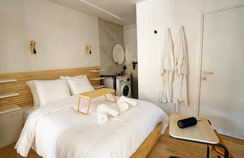 Verdun Apartment | Wake up in white - Private Jacuzzi & cotton comfort