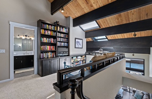 Truckee Condo | Wake Up Lakefront on Donner and Enjoy Coffee with a View!