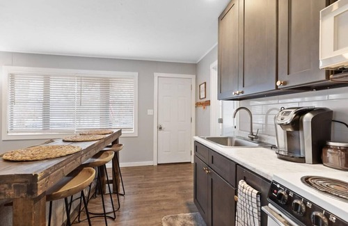Kimberling City Cabin | Wake Zone @ Lighthouse Lodge – Lake Views & Easy Water Access!