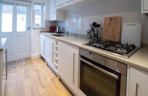 Worthing House | Wakeford Cottage - Street View