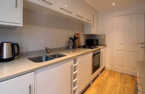 Worthing House | Wakeford Cottage - Street View