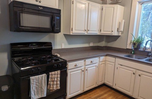 Bar Harbor House | Waldheim Cottage: In-town bar Harbor Hideaway