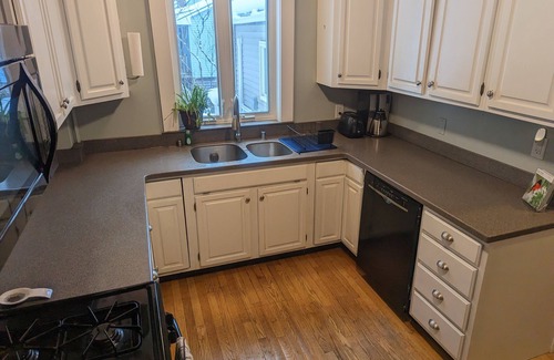 Bar Harbor House | Waldheim Cottage: In-town bar Harbor Hideaway