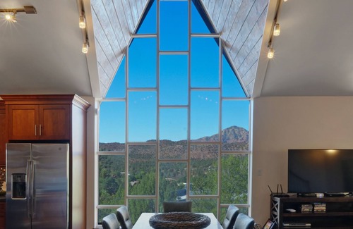 West Sedona House | Walk 2 Trails! Pet Friendly! Stunning Views!