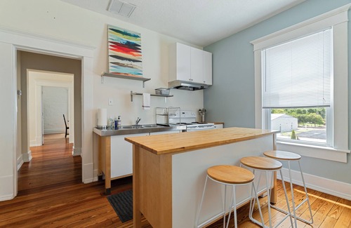 Downtown Chattanooga House | Walk & Chill - Southside, Sips, Choo Choo