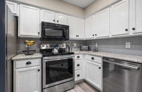 Table Rock Condo | Walk-in/no steps, pools, pickleball, weekly discount! Stay & Play golf package!