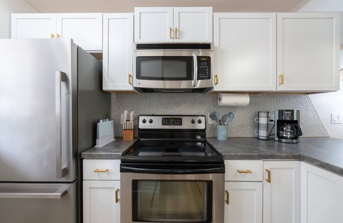 Table Rock Condo | Walk-In ~ Pond View ~ Near the 76 Strip ~ FREE TICKETS INCLUDED! (GS34-15)