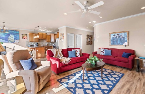 Hollister Condo | Walk Right to the Water! - Lakefront, Walkout Condo - Pet-Friendly - Endless Amenities - C2