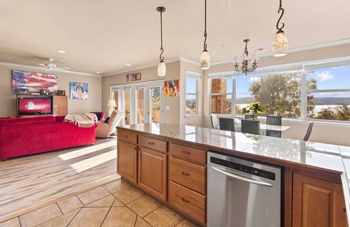 Hollister Condo | Walk Right to the Water! - Lakefront, Walkout Condo - Pet-Friendly - Endless Amenities - C2