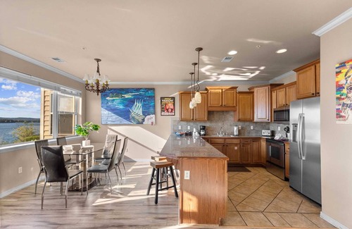 Hollister Condo | Walk Right to the Water! - Lakefront, Walkout Condo - Pet-Friendly - Endless Amenities - C2