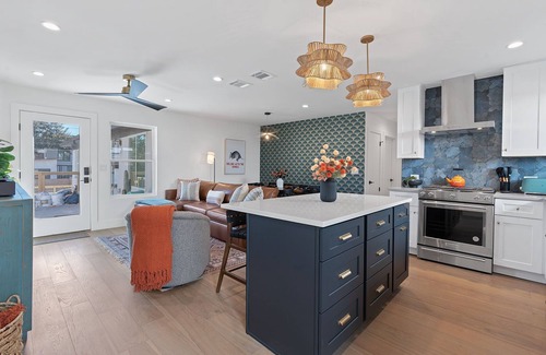South River City House | Walk S Congress Pool Putt Putt 3 KINGS/2 BATH FULLY Remodeled