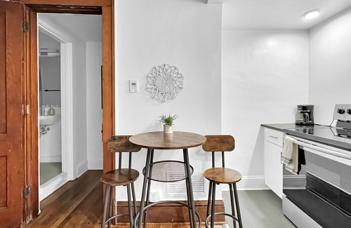 Downtown Des Moines Apartment | Walk to 3 Breweries! 1 Bed Apartment on Grand
