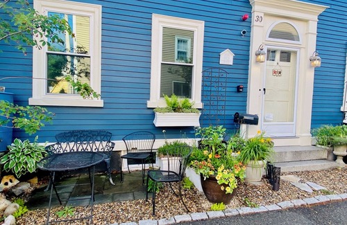 Salem House | Walk to all major attractions, train, and waterfront.