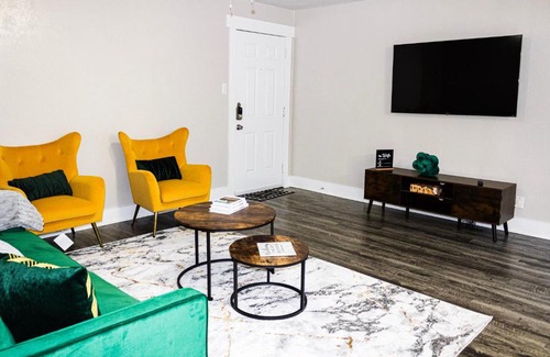 Arlington Apartment | Walk to AT&T Stadium , Globelife from Cozy 2bd/ba Apartment