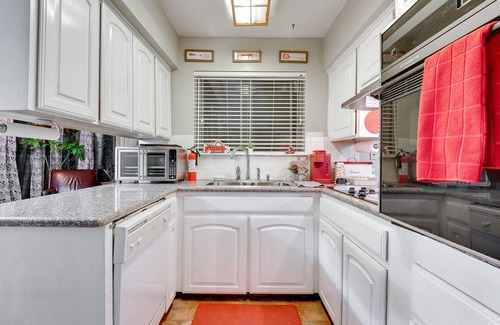 Arlington House | Walk to AT&T Stadium: Arlington Home w/Patio!