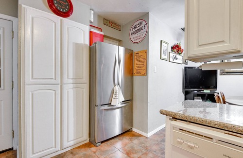 Arlington House | Walk to AT&T Stadium: Arlington Home w/Patio!