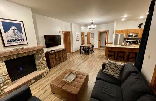 River Run Condo | Walk to Base-Oversized w/Mountain Views. Pool & Hot Tub. Toys & Stocked Kitchen!