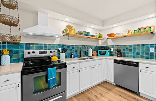 Indian Harbour Beach Apartment | Walk to Beach /50% Off Specials/ Pet Friendly