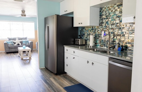 Ormond Ocean Gard Cottage | Walk to beach Cottage