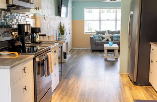 Ormond Ocean Gard Cottage | Walk to beach Cottage