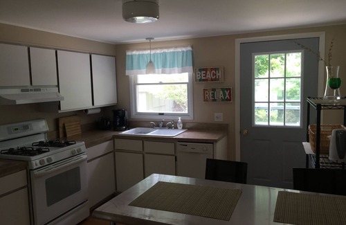 Douglas Cottage | Walk to Beach - Cozy Douglas Cottage - Close to Downtown Saugatuck
