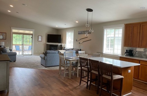 Long Beach House | Walk to beach, Discovery Trail, and Golf Course