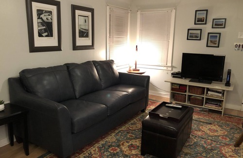 Villas House | Walk to Beach! Dog Friendly! Nicely Renovated Cottage. Close to Cape May. WiFi!