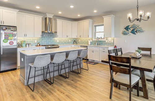 Cape May - Wildwood Condo | Walk to Beach & Morey’s Piers: Family Getaway!