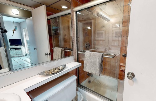 Siesta Key Condo | Walk to Beach, Pool, Fishing Pier, Elevator Bldg. WiFi
