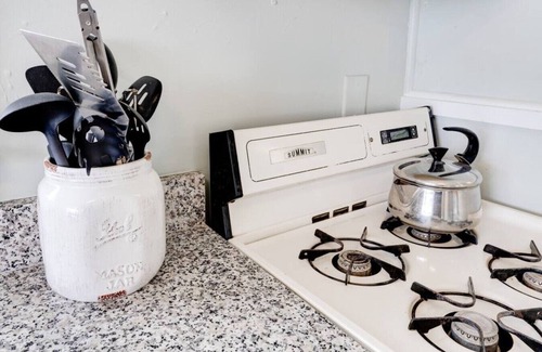 Hampton Apartment | Walk to beach unit 1