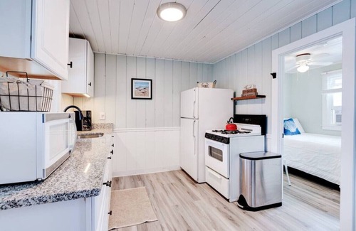Hampton Apartment | Walk to Beach Unit 2