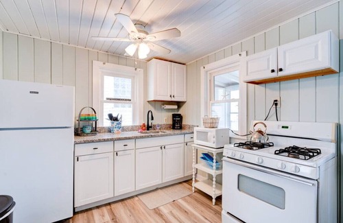 Hampton Apartment | Walk to beach unit 3