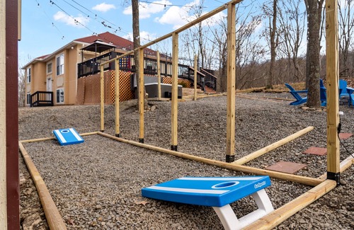 East Stroudsburg House | Walk to Beach HotTub FirePit Game room Lake View