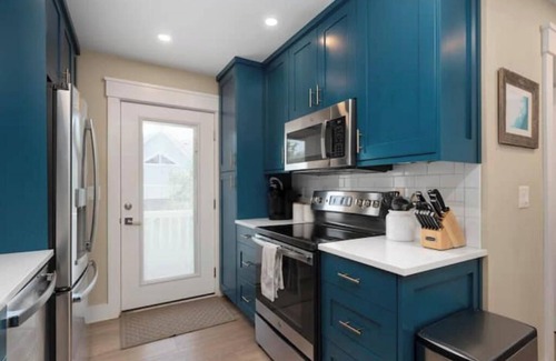 Kill Devil Hills House | Walk to beach, hot tub, dog friendly, fenced yard, ev charger