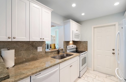 Florida North Atlantic Coast House | Walk to Beach- Salt&Sea Sanctuary-Private pool