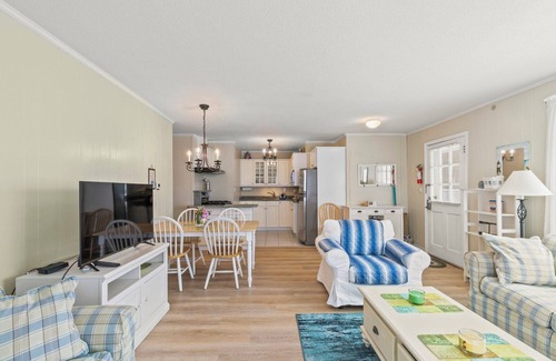 Hyannis Apartment | Walk To Beaches, Main Street, and Harbor. 1BR Cottage. Quiet Area. Captain Gosnold Village 18A
