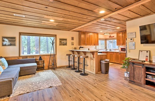 Big Bear Lake Cottage | Walk to Big Bear Lake: Cozy Cabin w/Deck