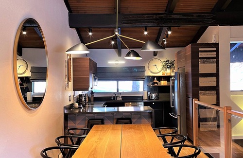 Mammoth Lakes House | Walk to Canyon Lodge Lifts! 2BR/2BA Condo w/BBQ