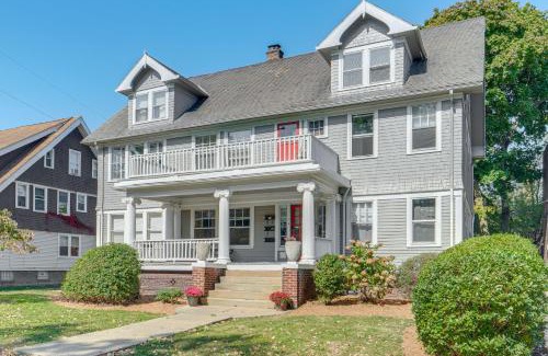Cleveland Apartment | Walk to Coventry Village Charming Top-Floor Unit!