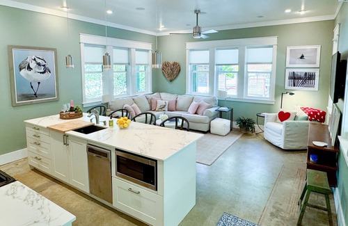 Fairhope House | Walk to Downtown | Luxe Cottage & Pickleball