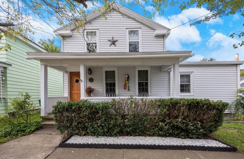 Oswego House | Walk to Downtown! Marina, Parks, Fire pit, SUNY!