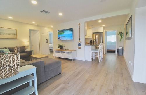 Jensen Beach House | Walk to Downtown - Pet Friendly - Close to Beaches!