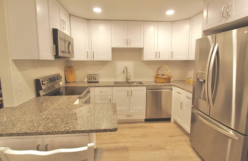 Jensen Beach House | Walk to Downtown - Pet Friendly - Close to Beaches!