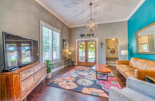Canon City House | Walk to Dtwn Colorful Cañon City Home with Grill!