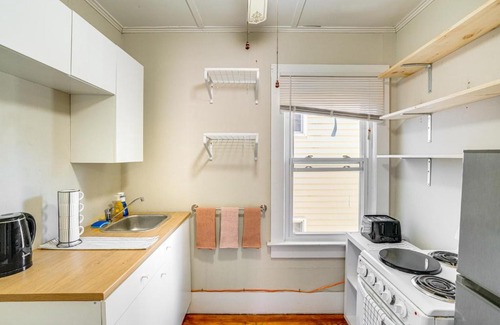 Hudson Apartment | Walk to Dtwn Hudson Cozy Upstate Apartment