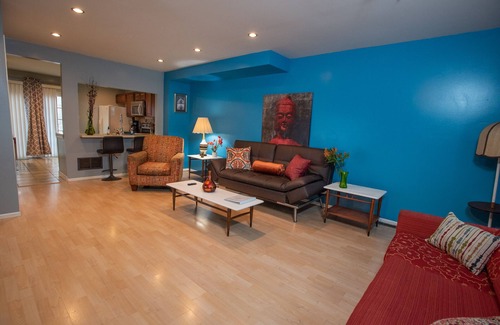 Harrisburg - Hershey House | Walk To Everything In Downtown Harrisburg - 5 min to Farm Show - Private Parking