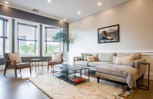 Fenway–Kenmore Apartment | Walk to Fenway MIT Harvard and Boston Childrens Hospital